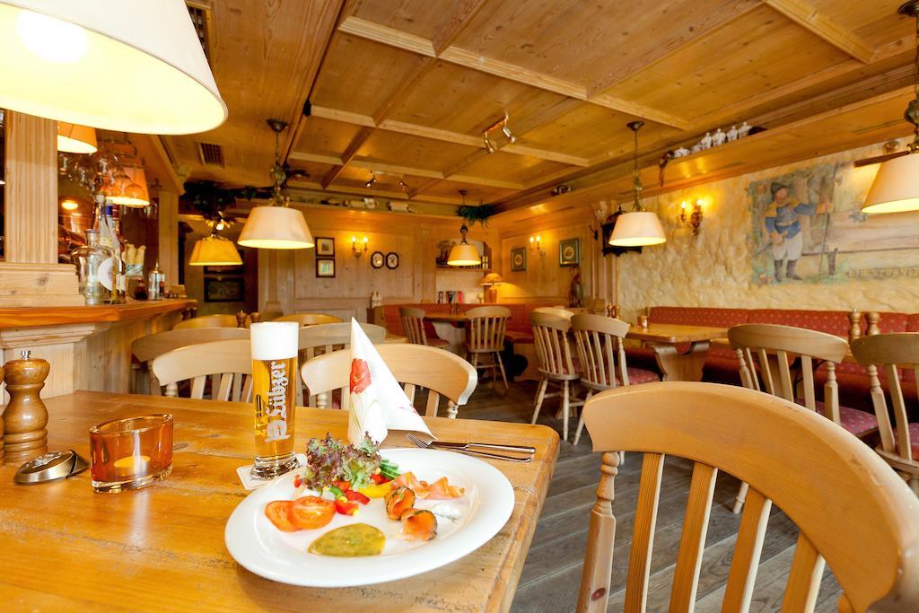 Restaurant & Hotel Baumhaus Hagen Sassnitz Esterno foto